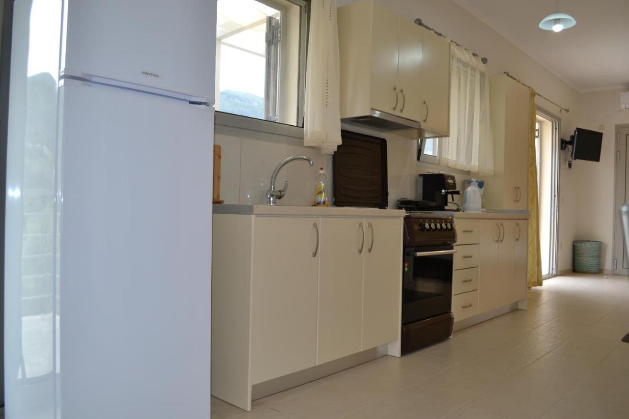 Av Apartment Áyios Nikítas Eksteriør billede